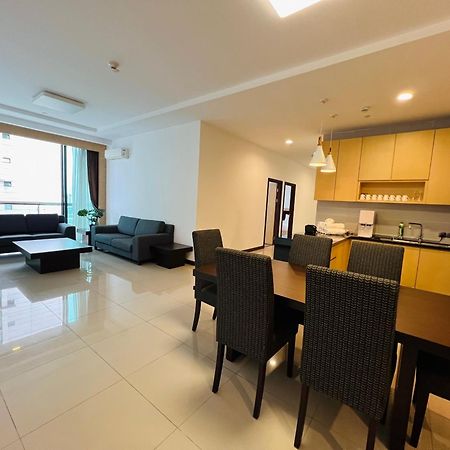 Imperial Grand Suite Apartment Kuching Exterior foto