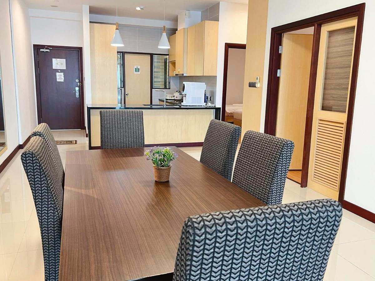 Imperial Grand Suite Apartment Kuching Exterior foto