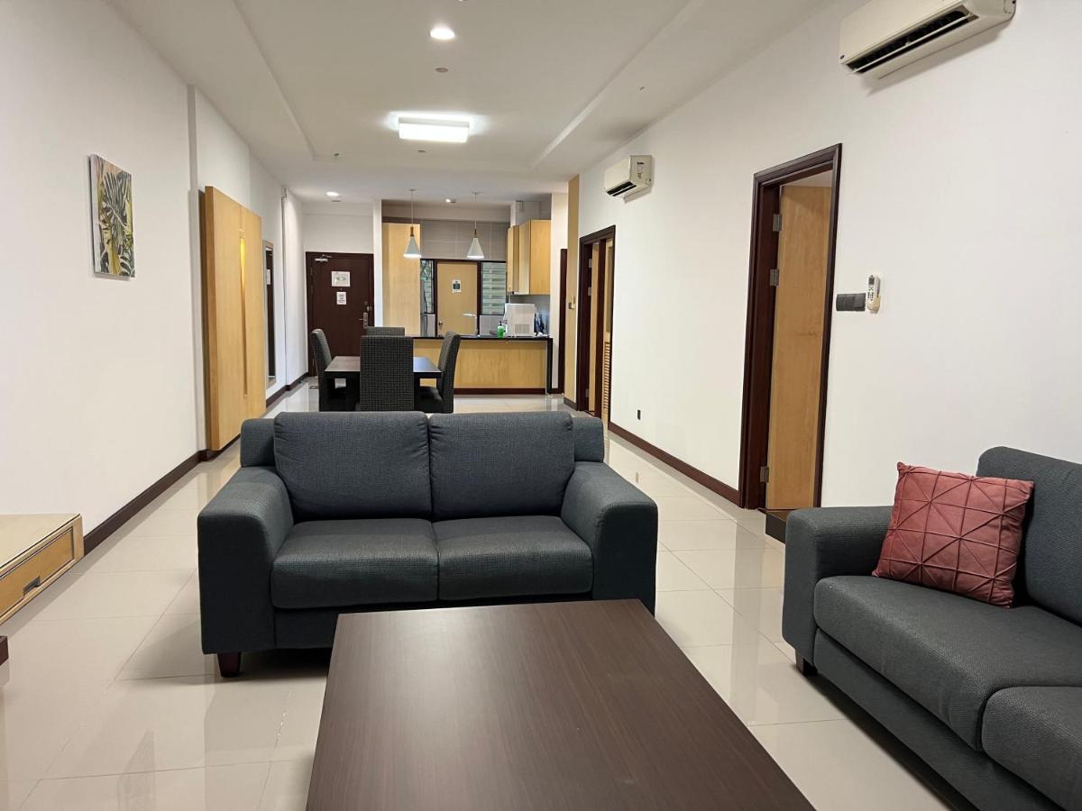 Imperial Grand Suite Apartment Kuching Exterior foto