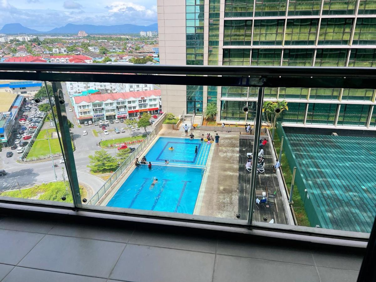 Imperial Grand Suite Apartment Kuching Exterior foto