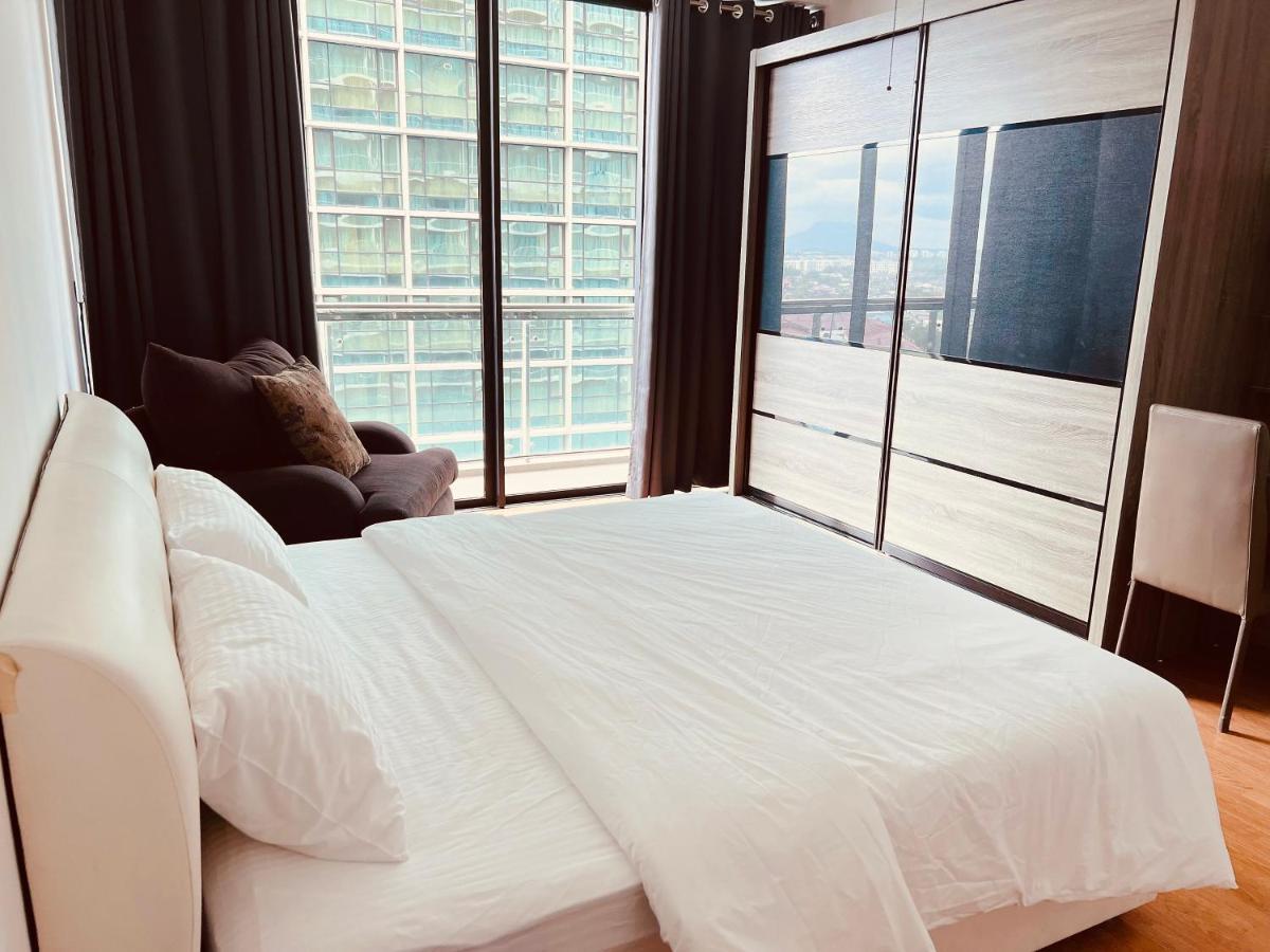 Imperial Grand Suite Apartment Kuching Exterior foto