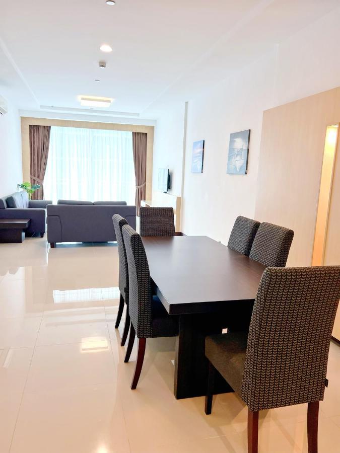 Imperial Grand Suite Apartment Kuching Exterior foto
