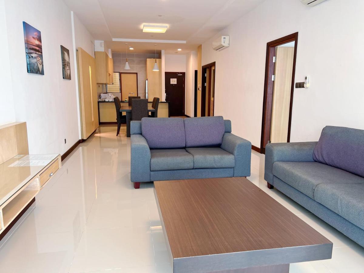 Imperial Grand Suite Apartment Kuching Exterior foto