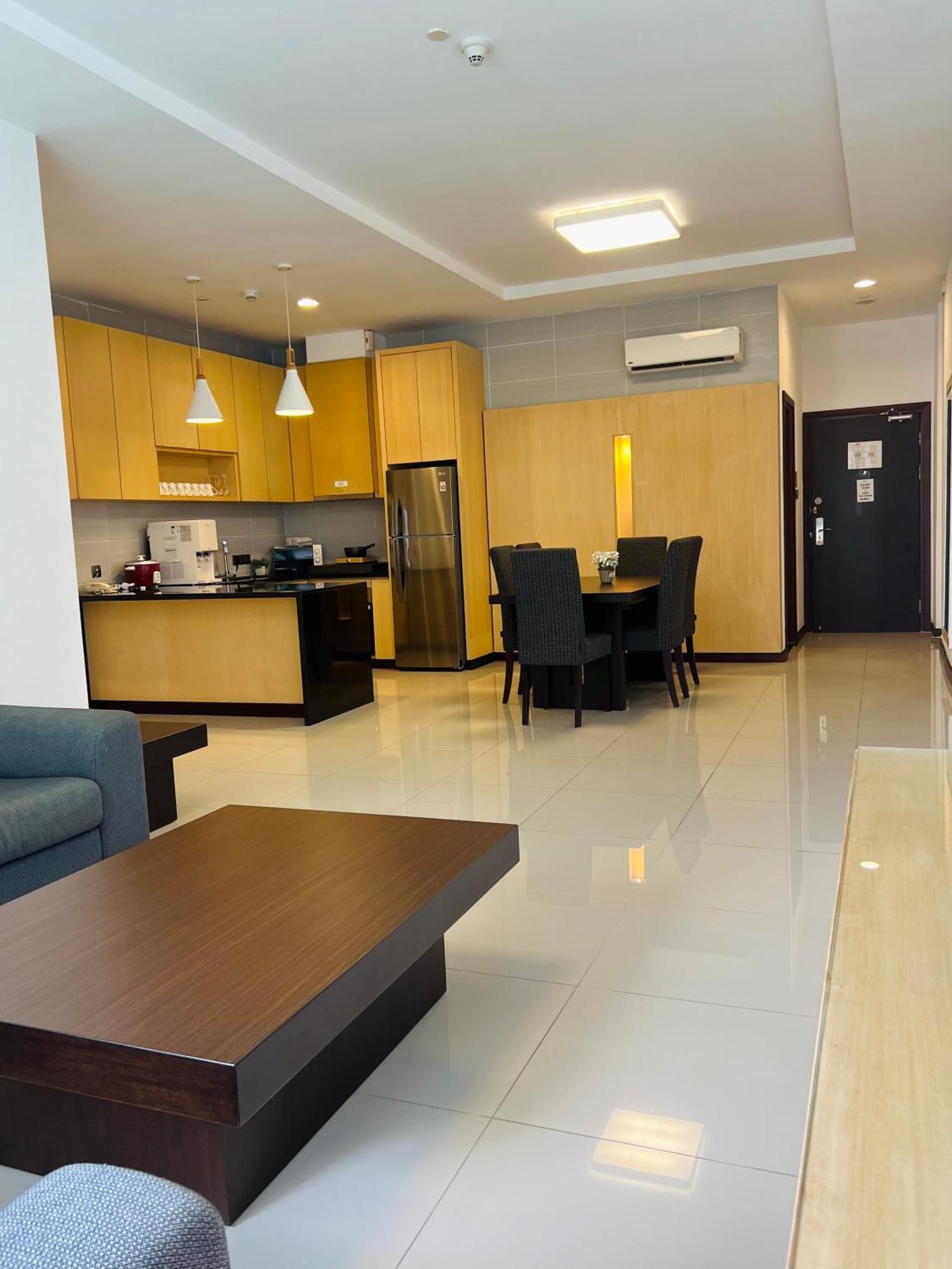 Imperial Grand Suite Apartment Kuching Exterior foto